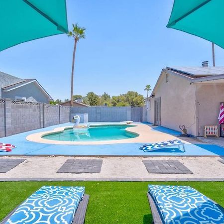 Villa Fab Phx Getaway W/ Pool & Fire Pit Phoenix Exterior foto