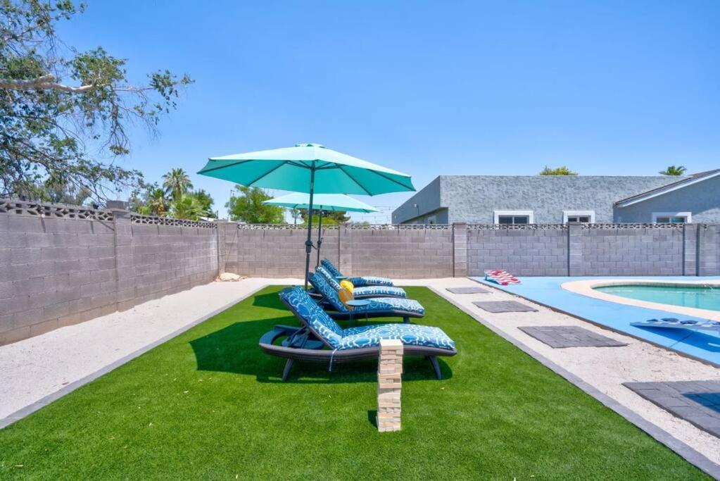 Villa Fab Phx Getaway W/ Pool & Fire Pit Phoenix Exterior foto