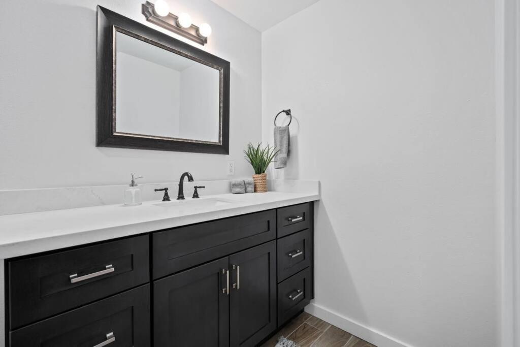 Villa Fab Phx Getaway W/ Pool & Fire Pit Phoenix Exterior foto