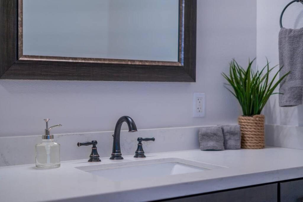 Villa Fab Phx Getaway W/ Pool & Fire Pit Phoenix Exterior foto