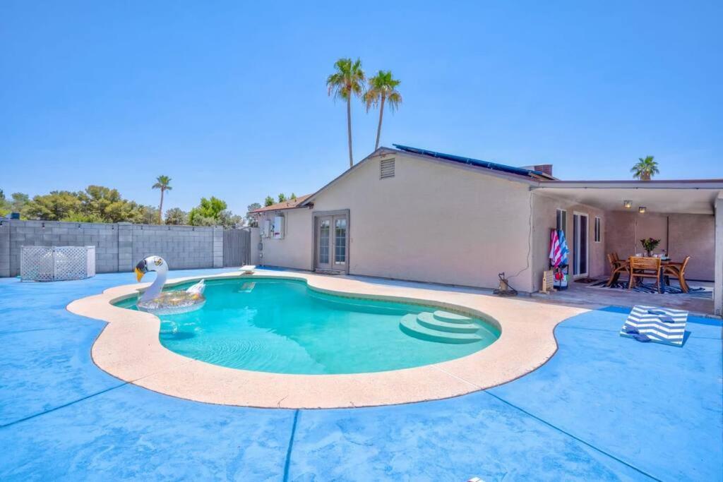 Villa Fab Phx Getaway W/ Pool & Fire Pit Phoenix Exterior foto