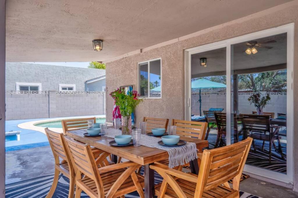 Villa Fab Phx Getaway W/ Pool & Fire Pit Phoenix Exterior foto